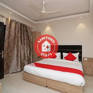 Oyo 72937 Tyagraj Hotel
